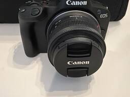 Fotocamera mirrorless Canon EOS R50 con obiettivo 18-45mm (nera)