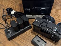 Fotocamera mirrorless Sony a6700 con obiettivo 16-50mm f/3.5-5.6 II