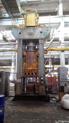 Hydraulic press for plastics, force 1000t